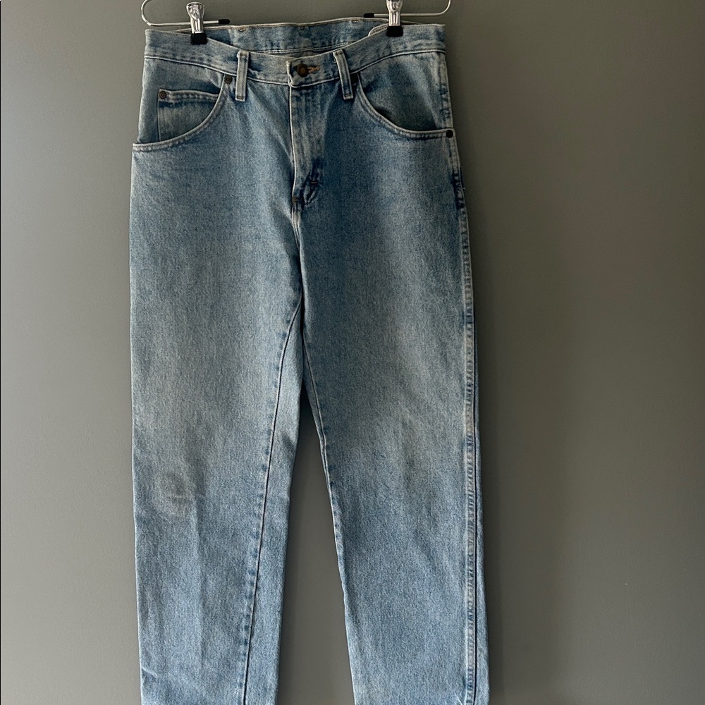 Wrangler Men's Straight Jeans in Light Blue Wash